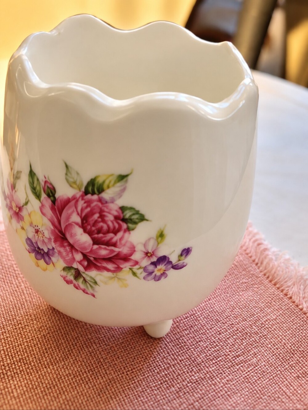 Vintage 3-Footed Porcelain Cracked Egg Bud Vase / Toothpick Holder - Pink Floral